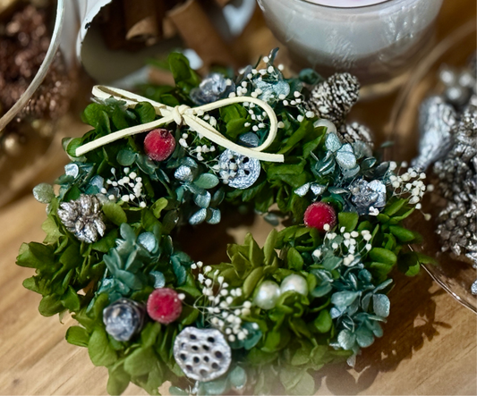 Small Dried Hydrangea Christmas Wreath Making Workshop